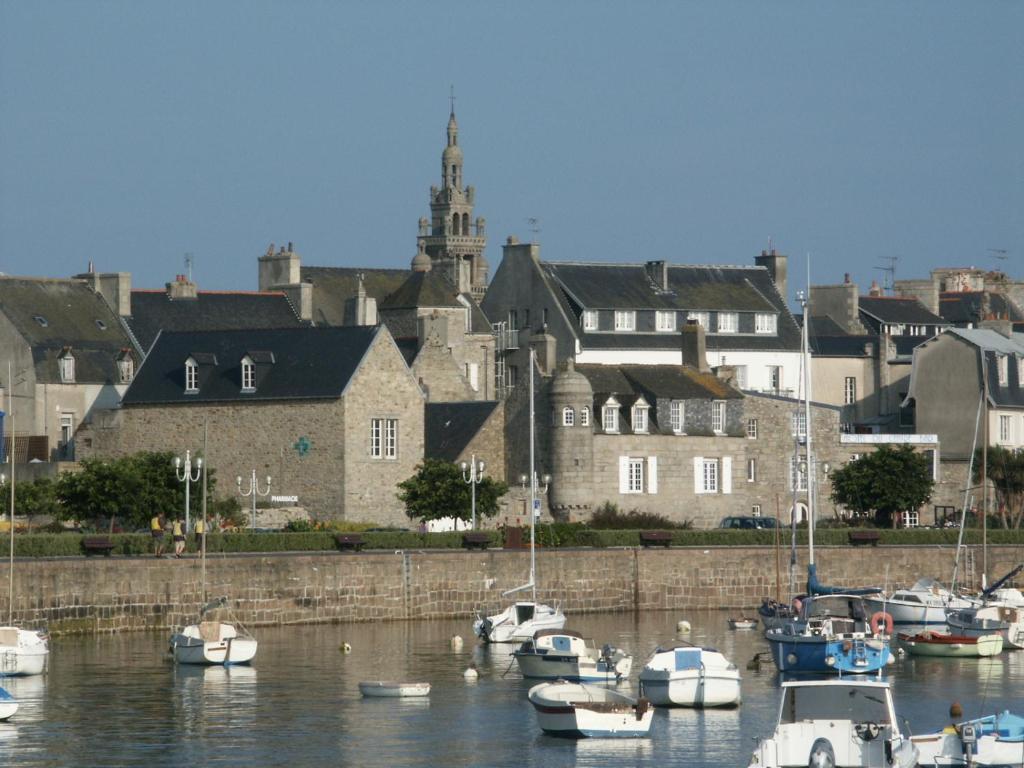 Hotel du Centre - Chez Janie Roscoff Buitenkant foto